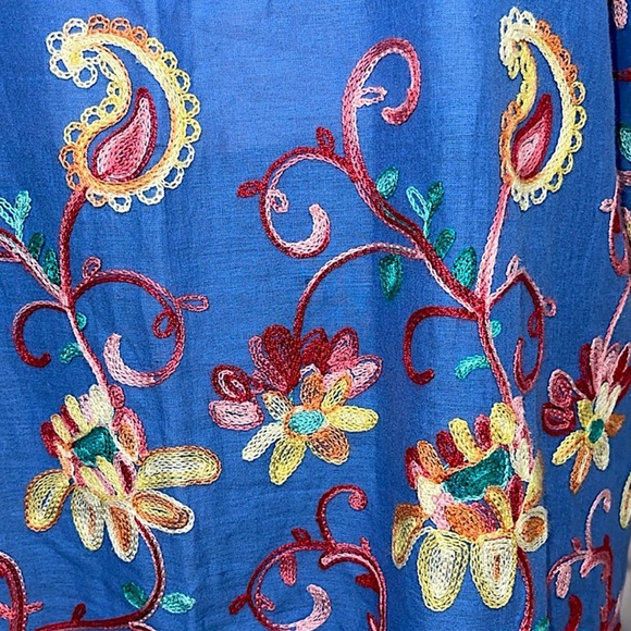 OSO Casuals Woven Chambray Crochet Detailed Convertible 3/4 Sleeve Top - Picture 10 of 16